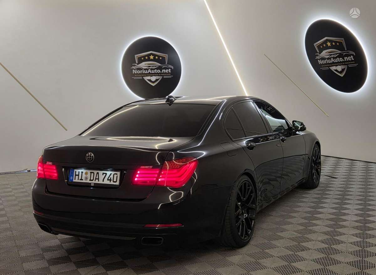 BMW 740, 3.0 l., Седан