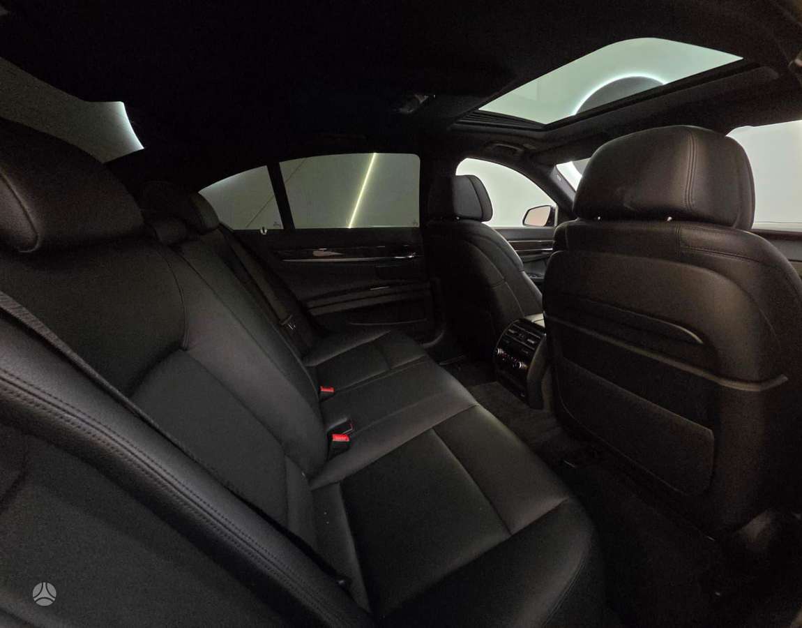 BMW 740, 3.0 l., Седан