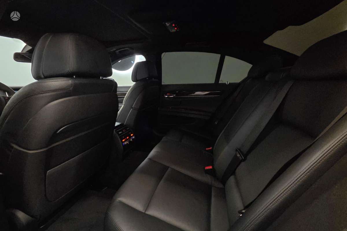 BMW 740, 3.0 l., Седан