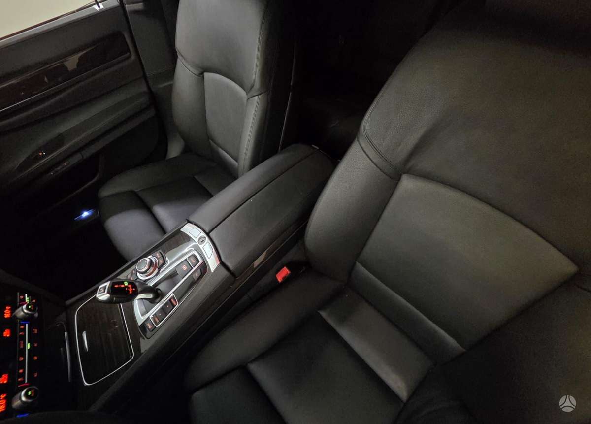 BMW 740, 3.0 l., Седан