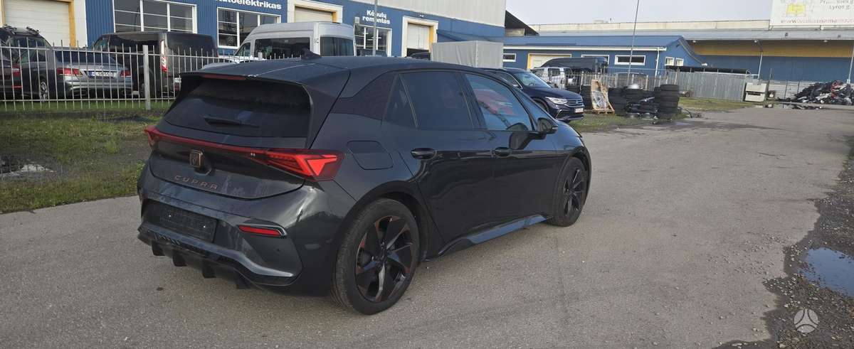 Cupra Born, 63 kWh, hatchback