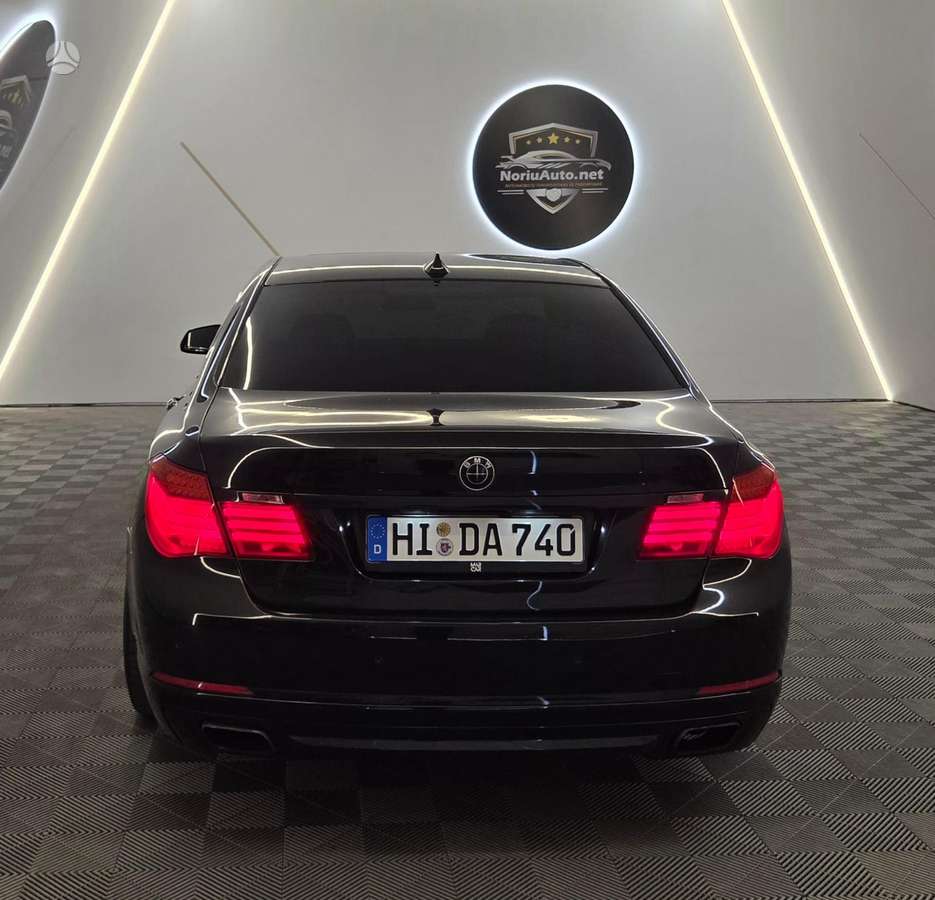 BMW 740, 3.0 l., Седан