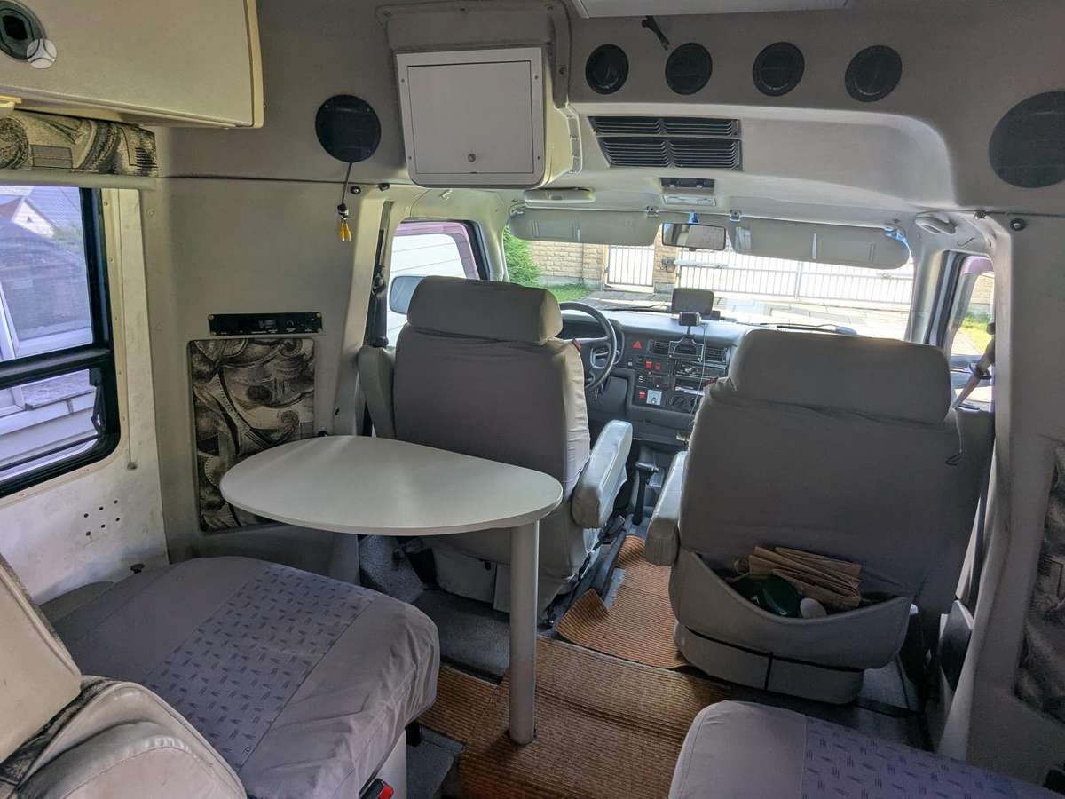 Winnebago Rialta, campers
