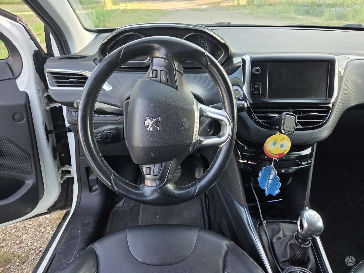 Peugeot 2008 - 5
