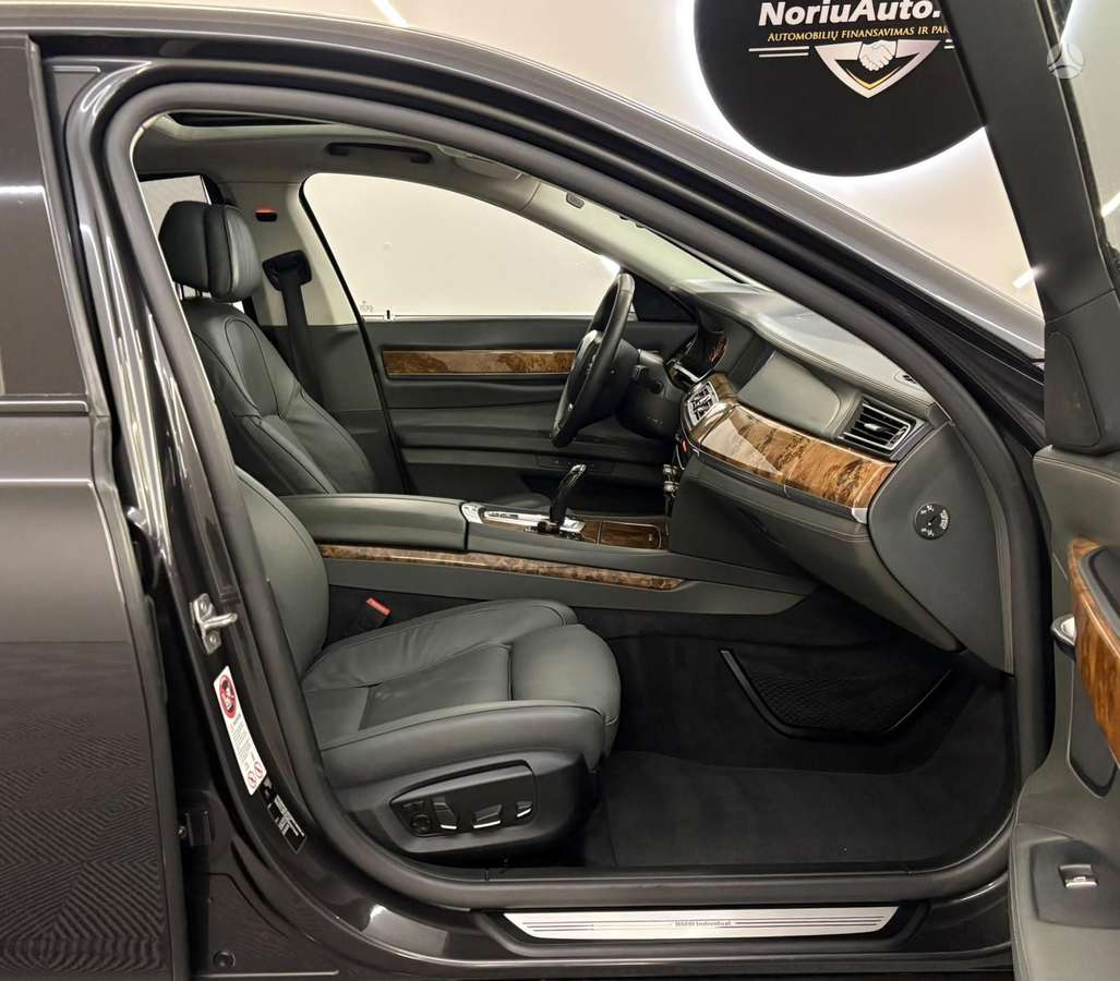 BMW 740, 3.0 l., Седан