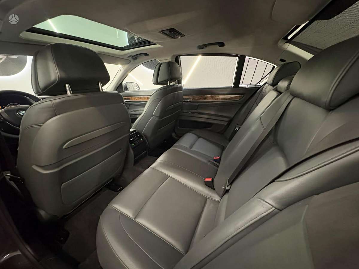 BMW 740, 3.0 l., Седан