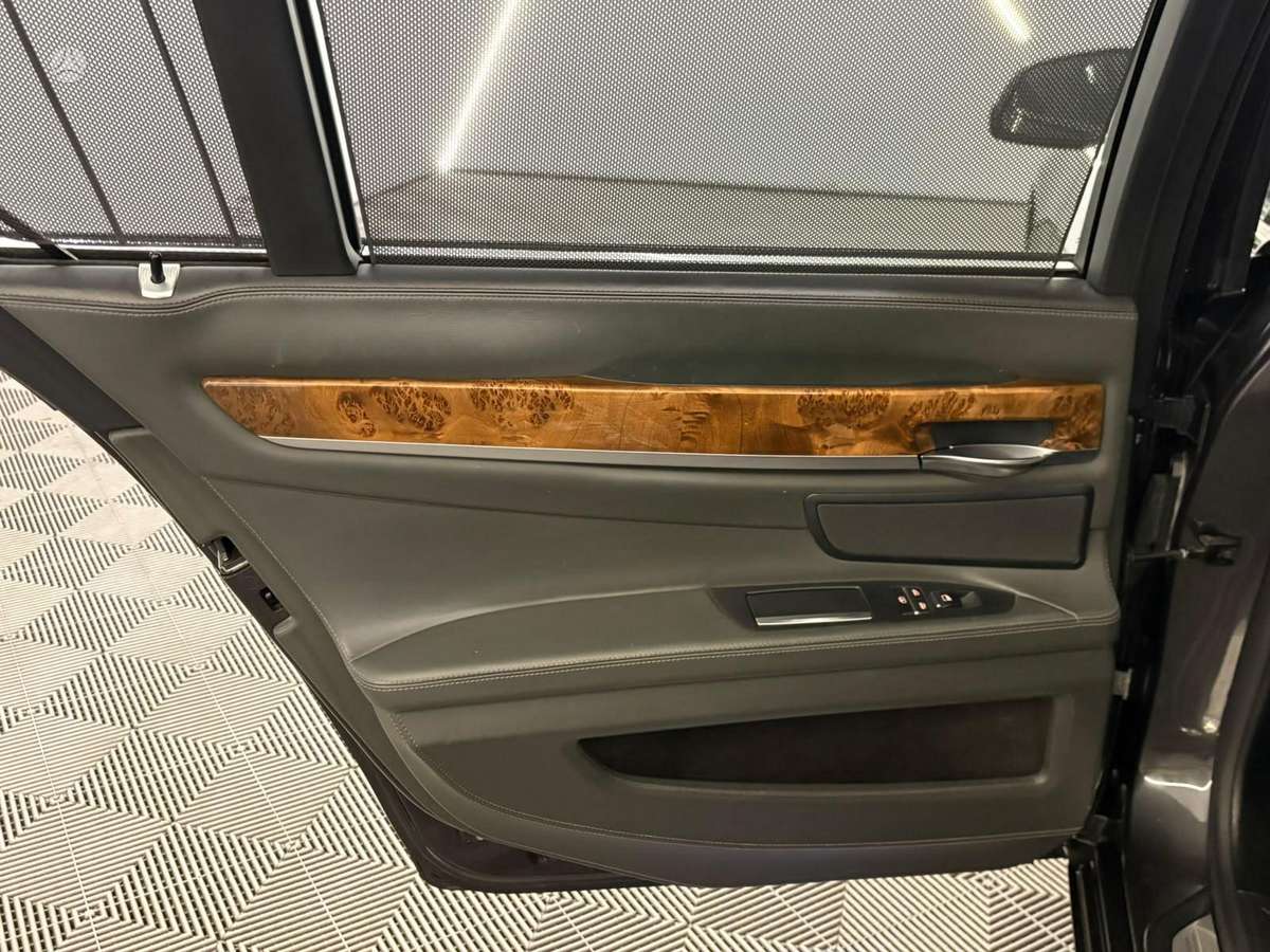 BMW 740, 3.0 l., Седан