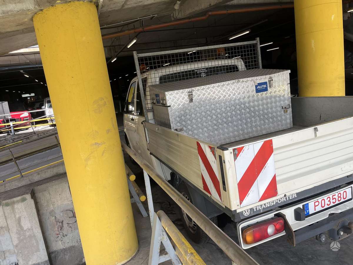 Volkswagen Transporter - 4