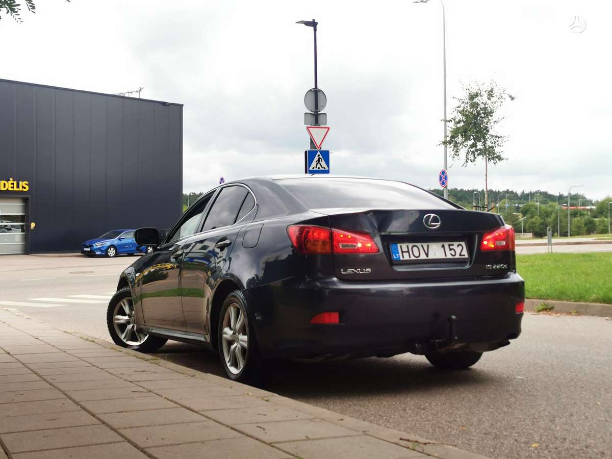 Lexus IS 220, 2.2 l., Седан