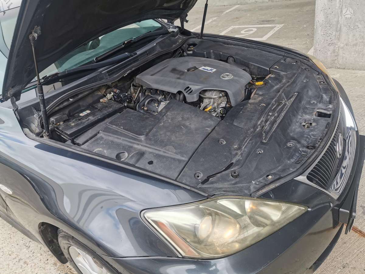 Lexus IS 220, 2.2 l., Седан