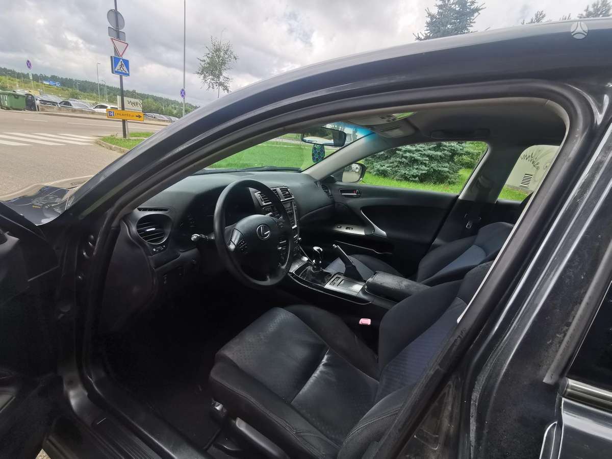 Lexus IS 220, 2.2 l., Седан