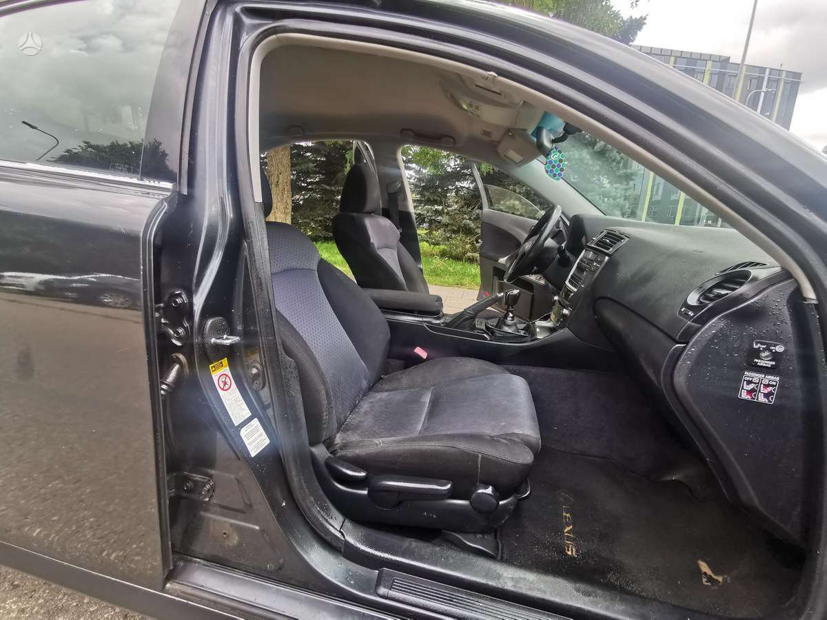 Lexus IS 220, 2.2 l., Седан