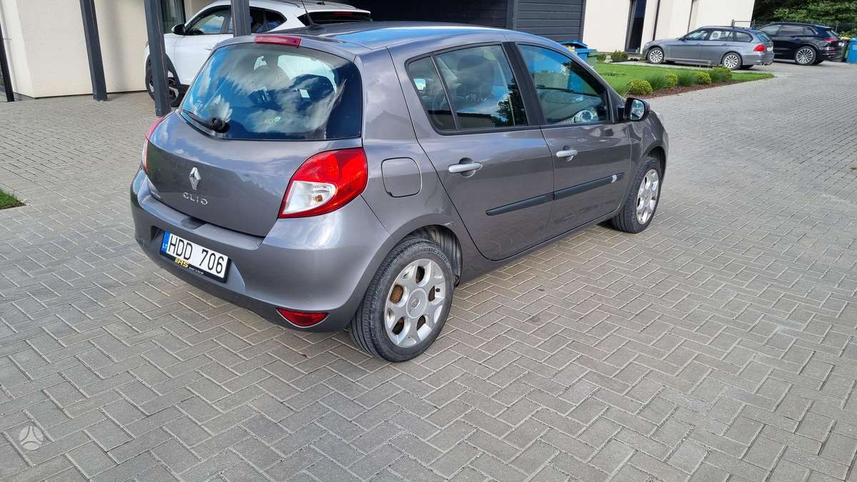 Renault Clio - 6