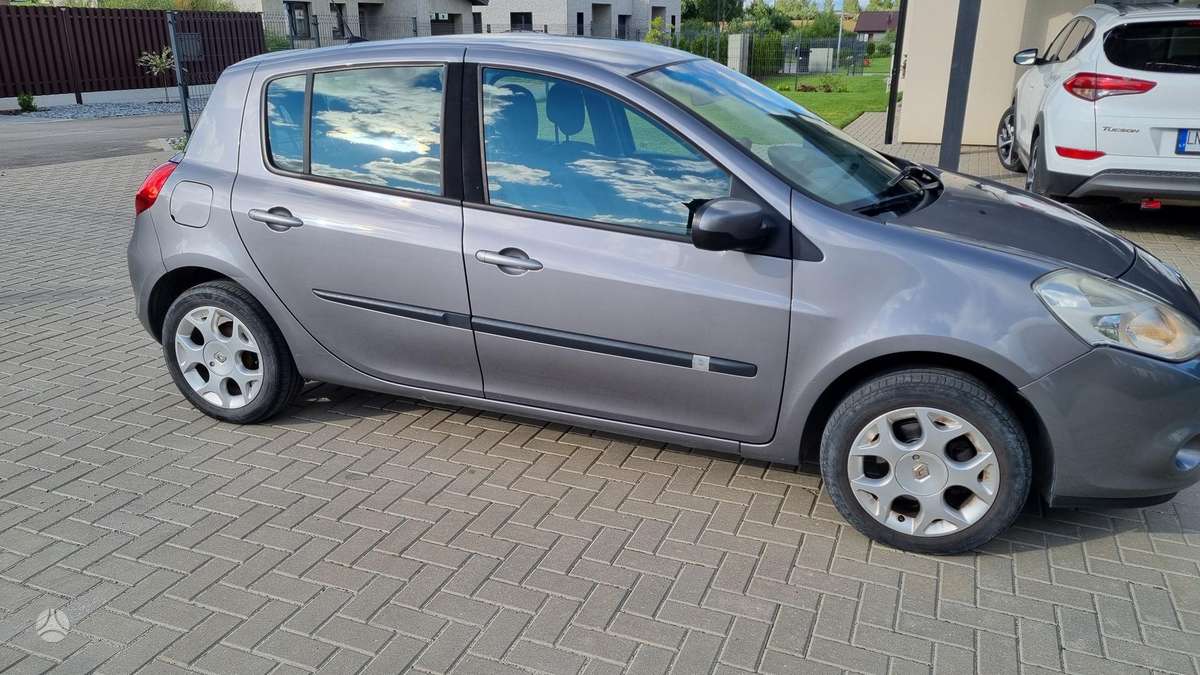 Renault Clio - 7