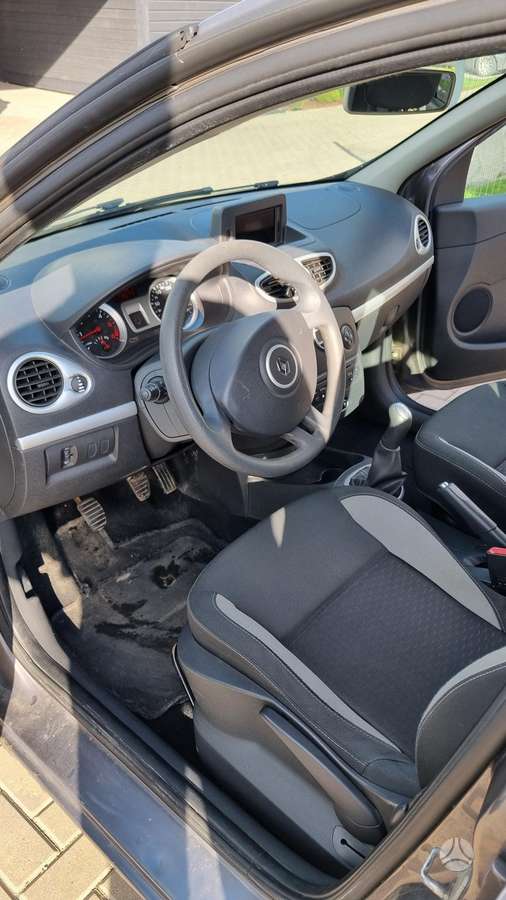 Renault Clio - 10