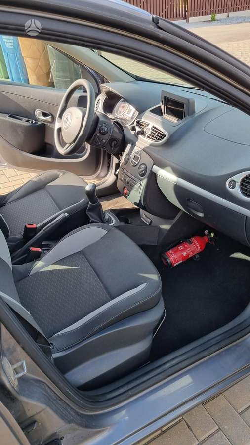 Renault Clio - 11