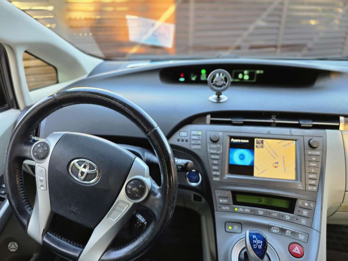 Toyota Prius - 10
