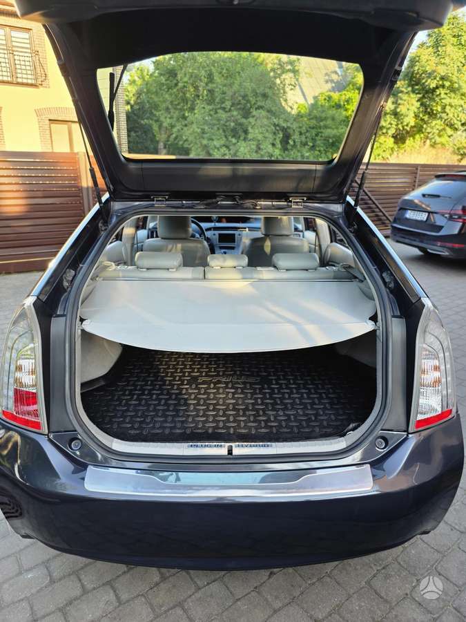 Toyota Prius - 8