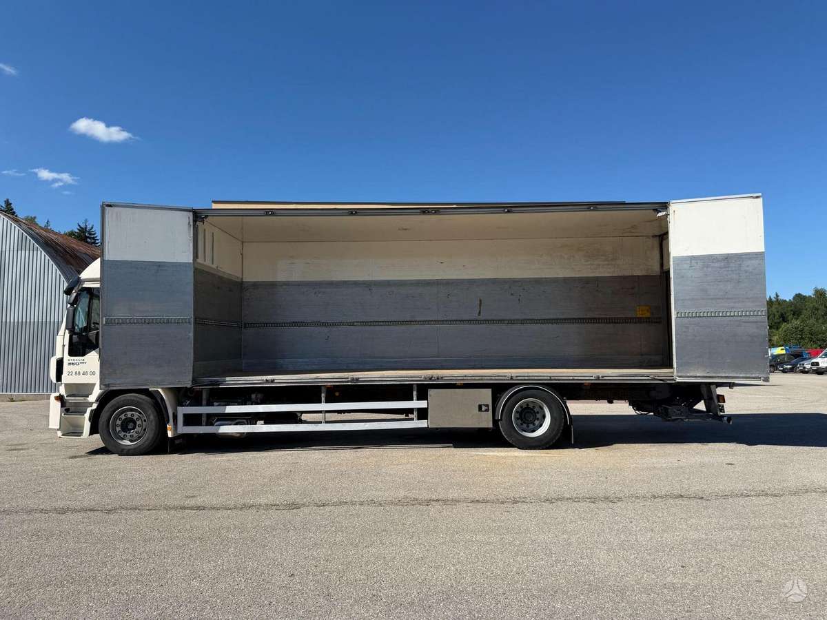 Iveco STRAILS 360 EEV, furgoni