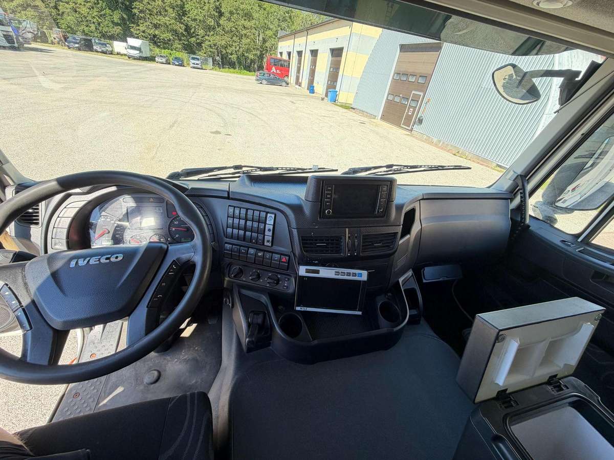 Iveco STRAILS 360 EEV, furgoni
