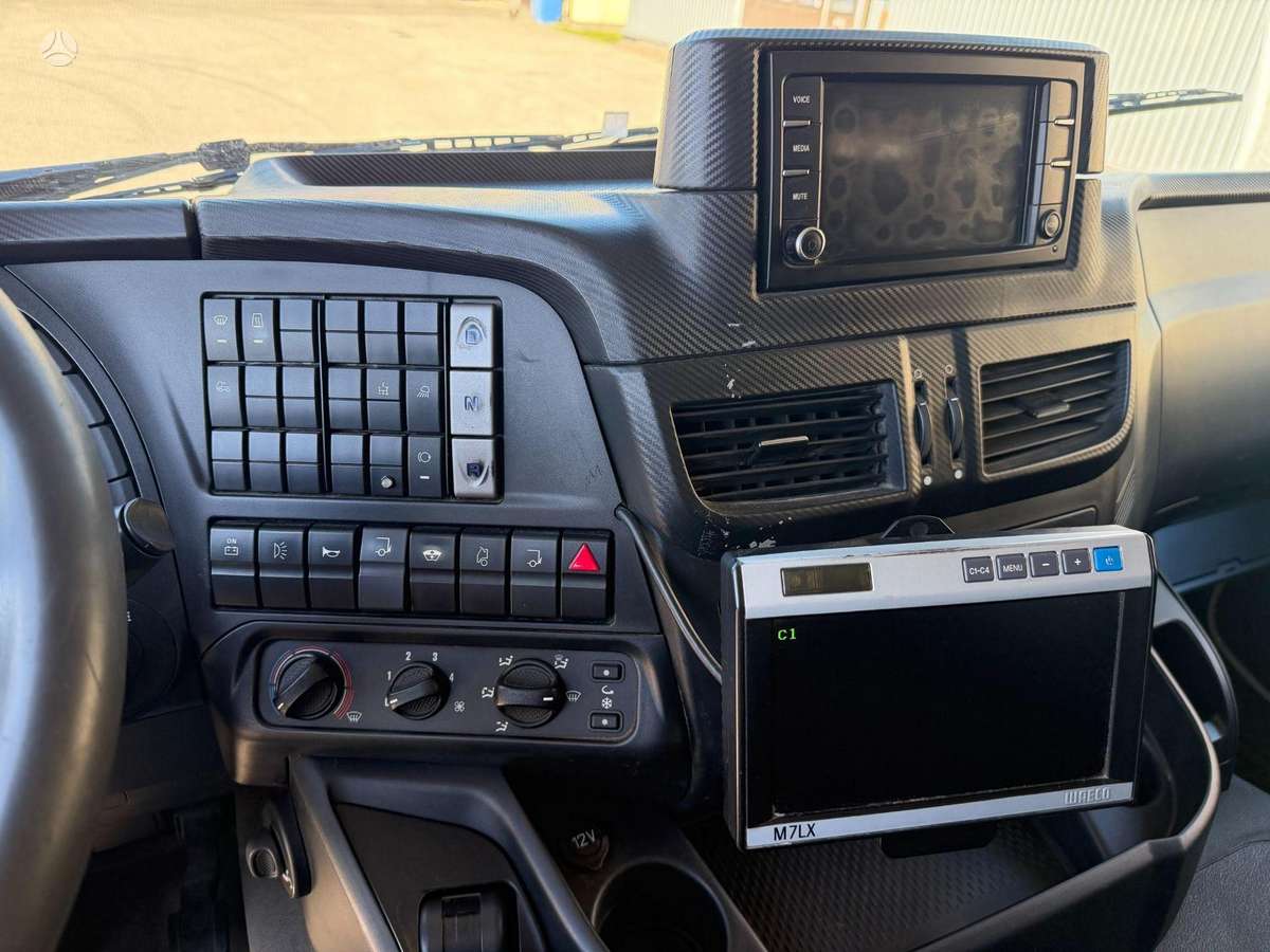 Iveco STRAILS 360 EEV, furgoni