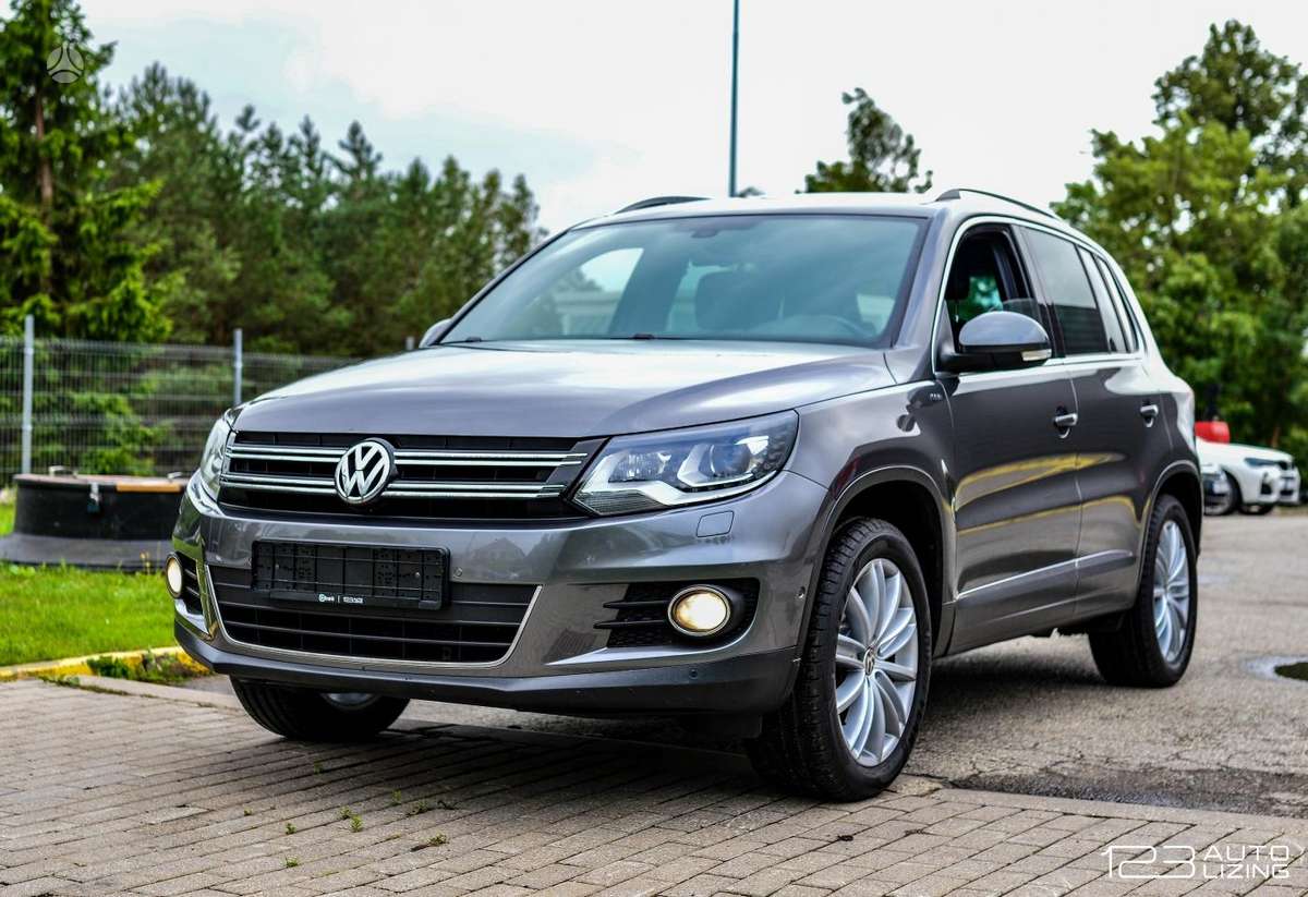 Volkswagen Tiguan - 1