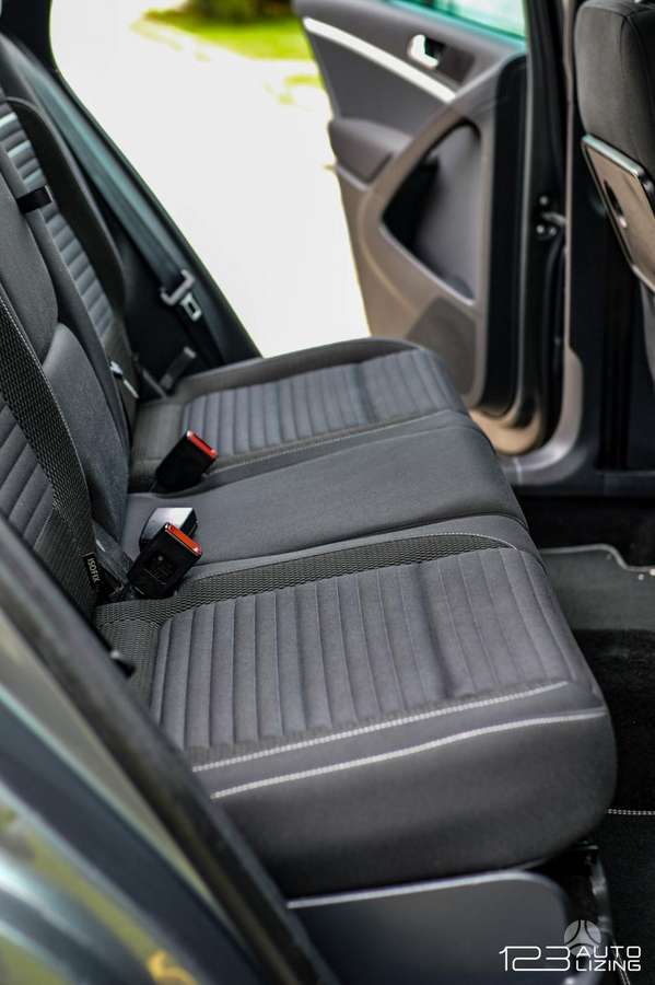 Volkswagen Tiguan - 11