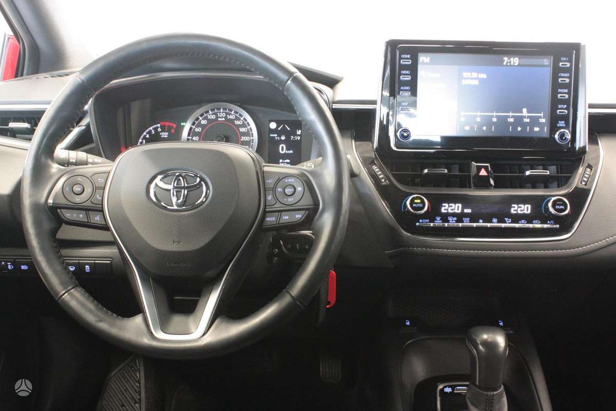 Toyota Corolla, 1.2 l., hatchback