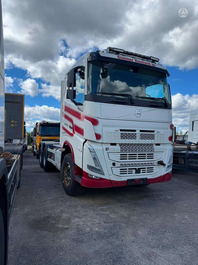 Volvo FH 460 6x4, single sleeper
