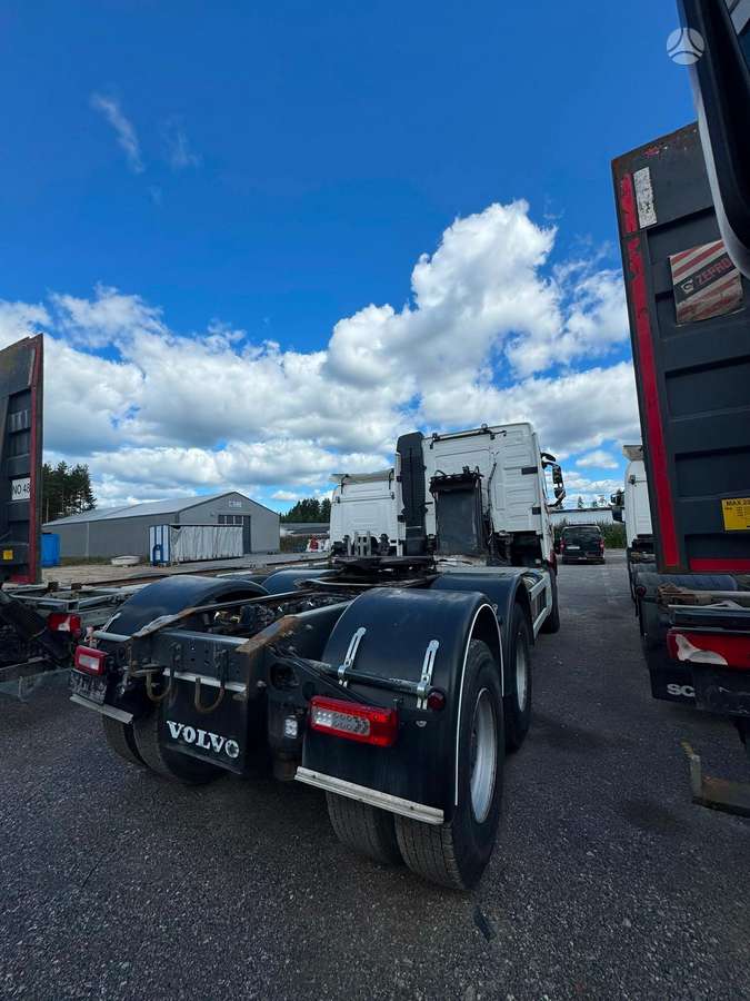 Volvo FH 460 6x4, single sleeper