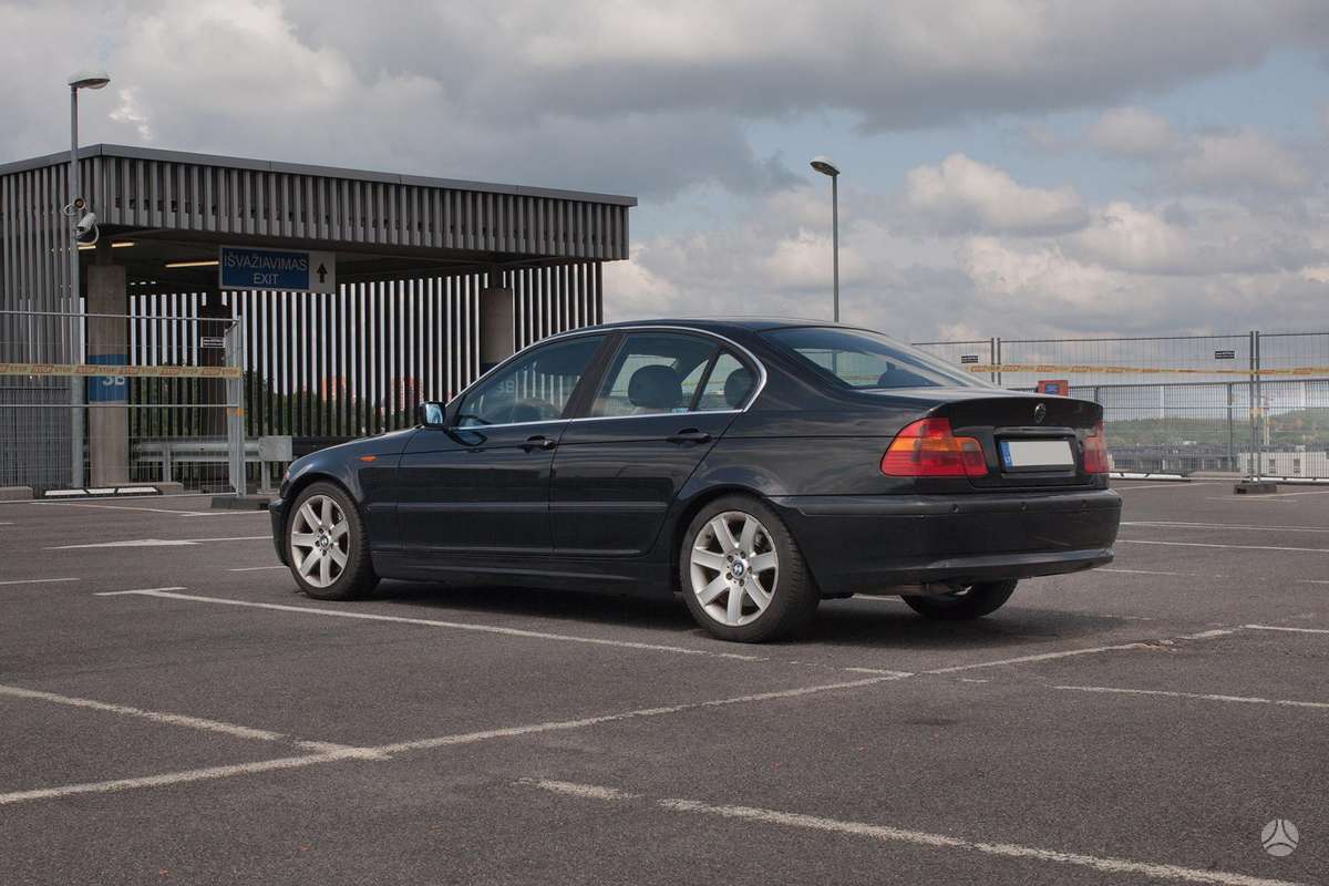 BMW 330, 3.0 l., Седан