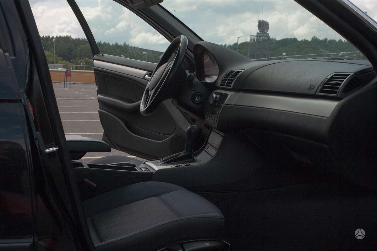 BMW 330, 3.0 l., Седан