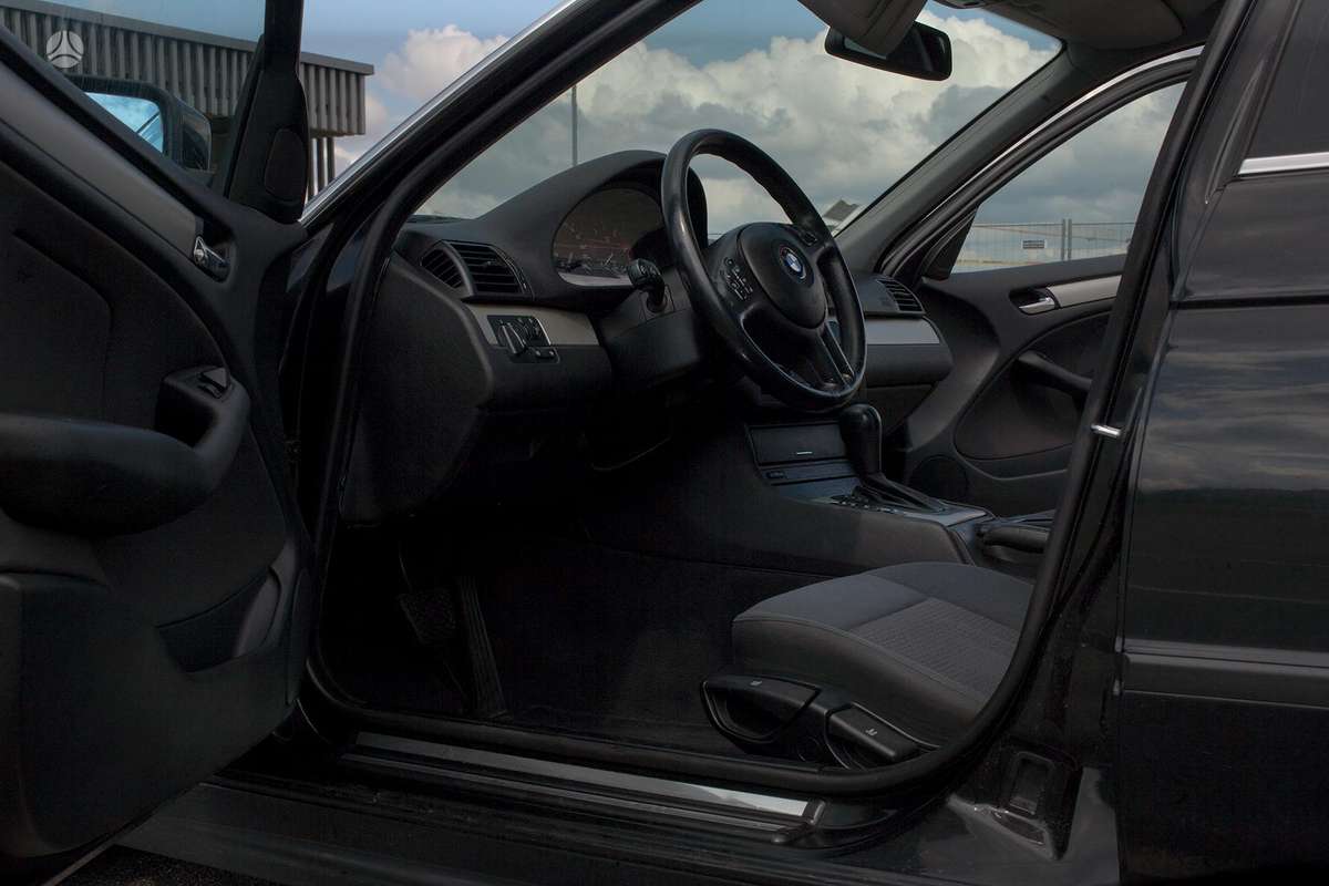 BMW 330, 3.0 l., Седан