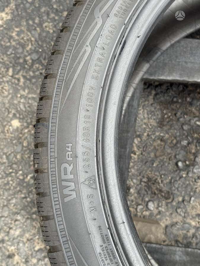 Nokian WR A4, universalios 255/40 R19