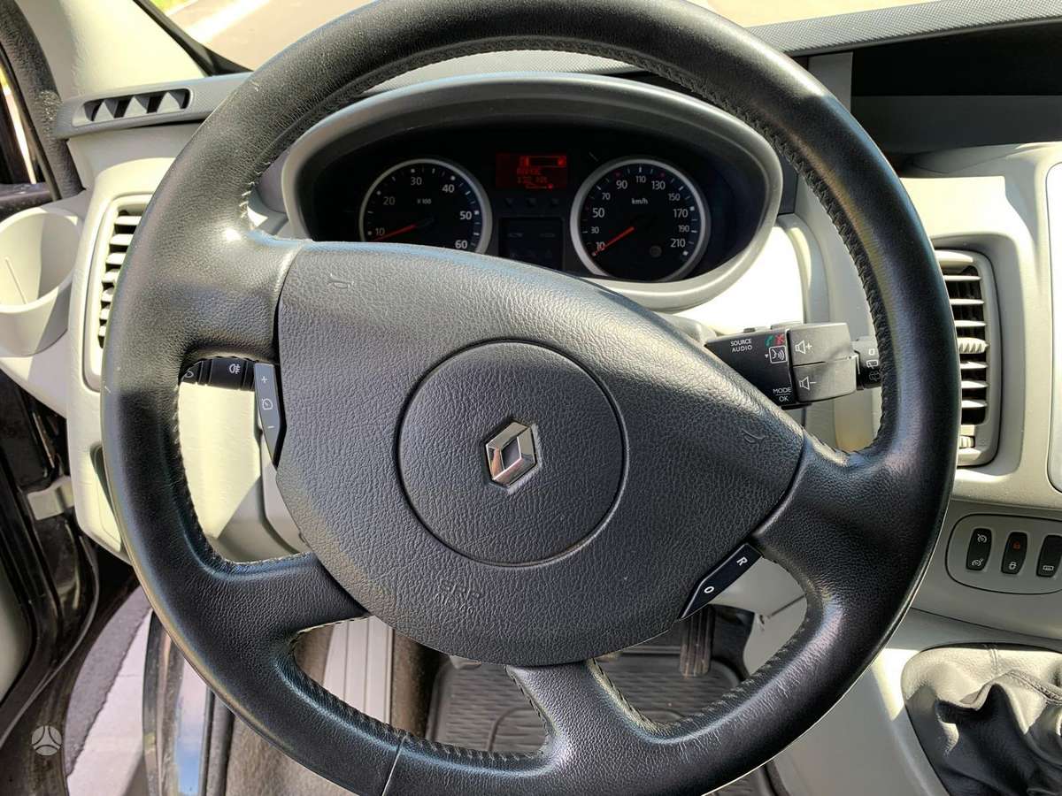 Renault Trafic, passenger minibus