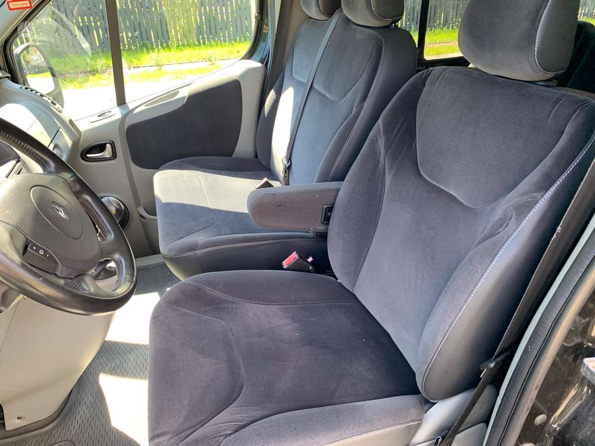 Renault Trafic, passenger minibus