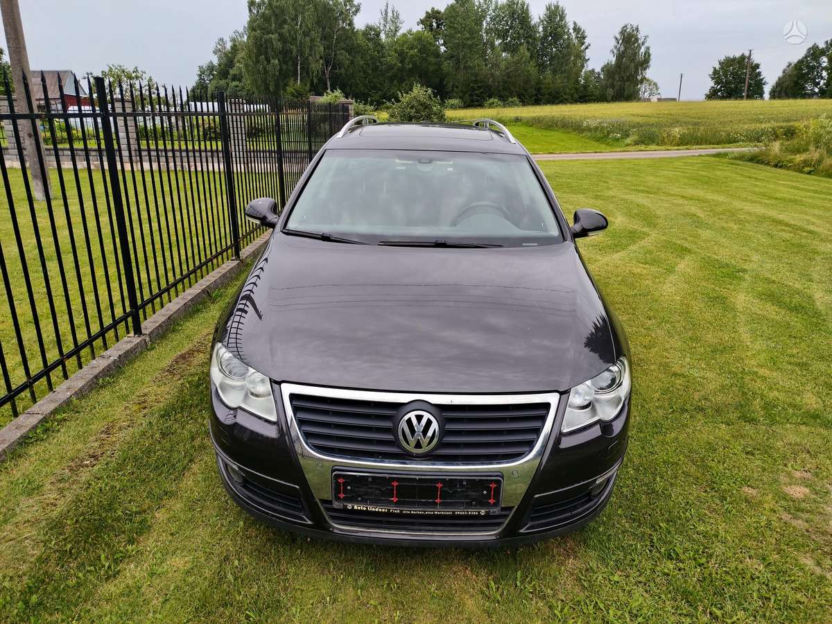 Volkswagen Passat - 1