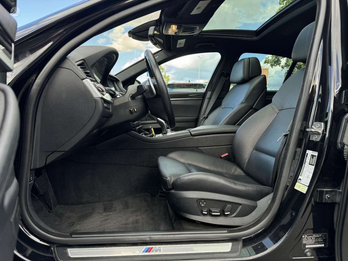 BMW 550, 4.4 l., Седан