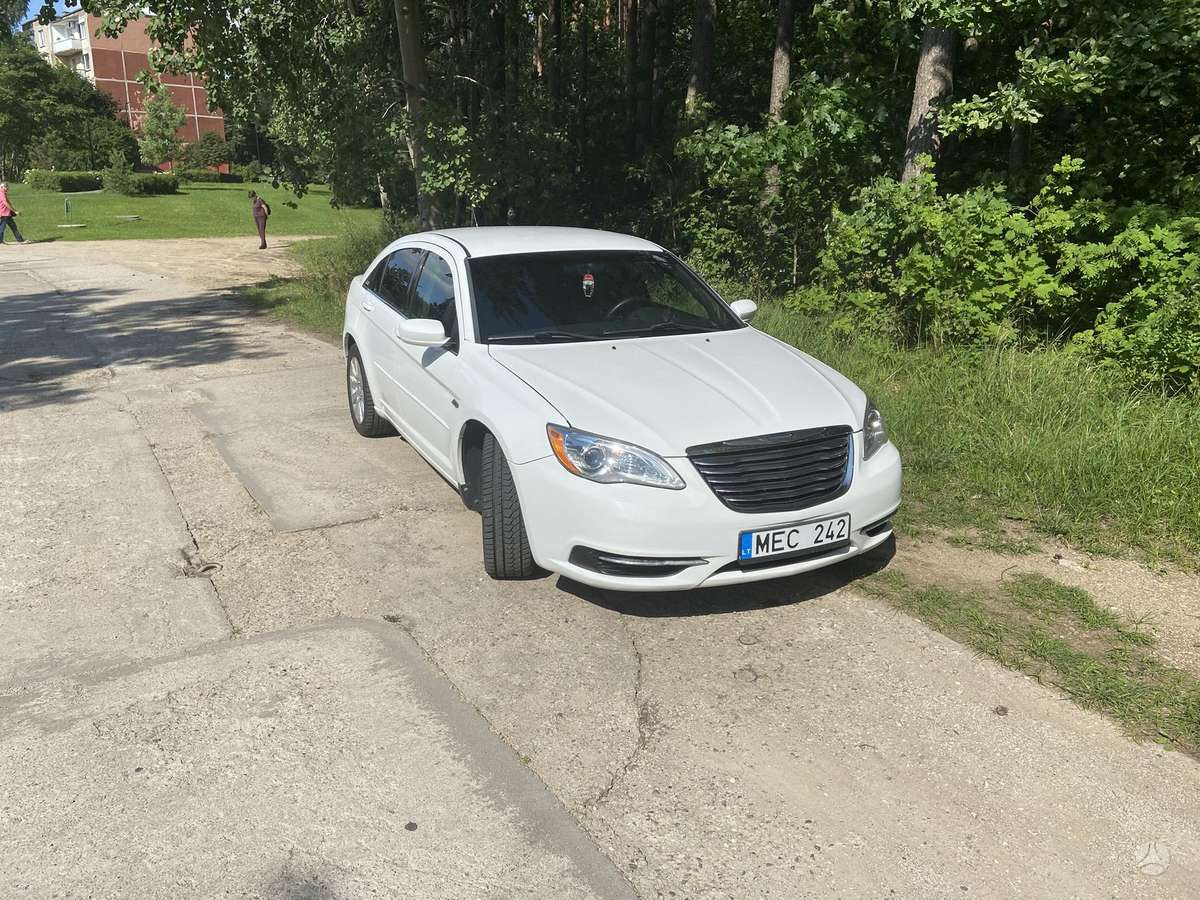 Chrysler 200, 2.4 l., sedanas