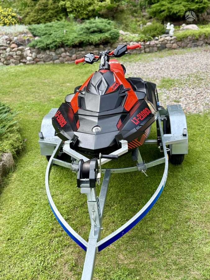 Sea-Doo Spark Trix, водные мотоциклы