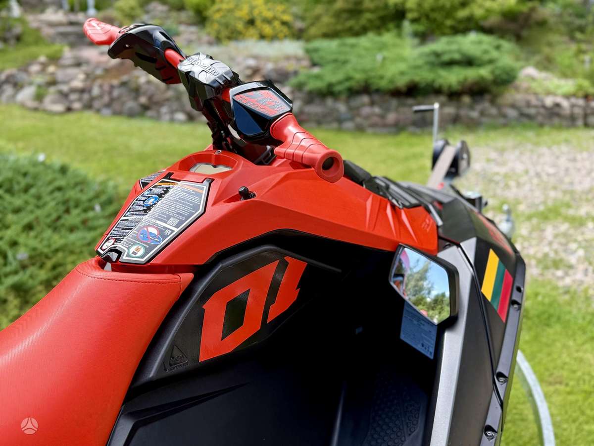 Sea-Doo Spark Trix, водные мотоциклы