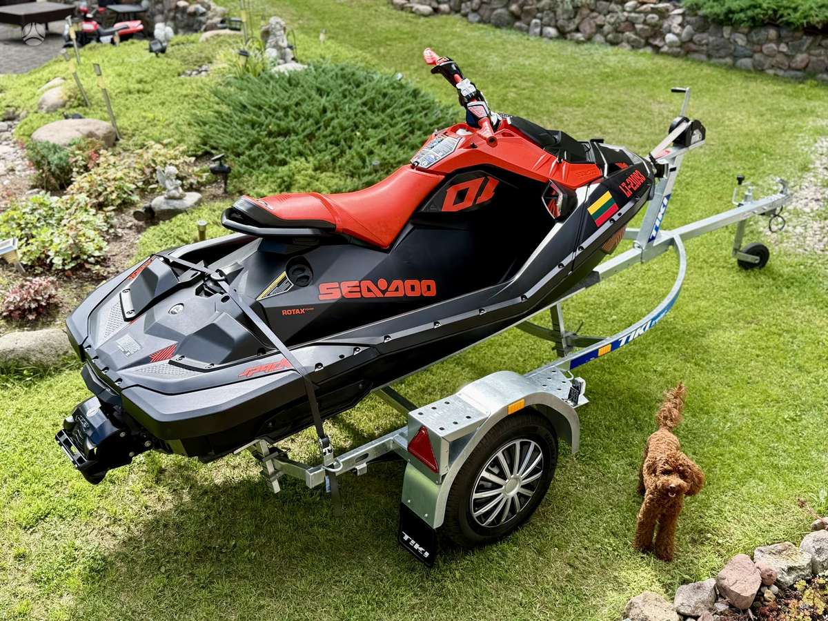 Sea-Doo Spark Trix, jet skis