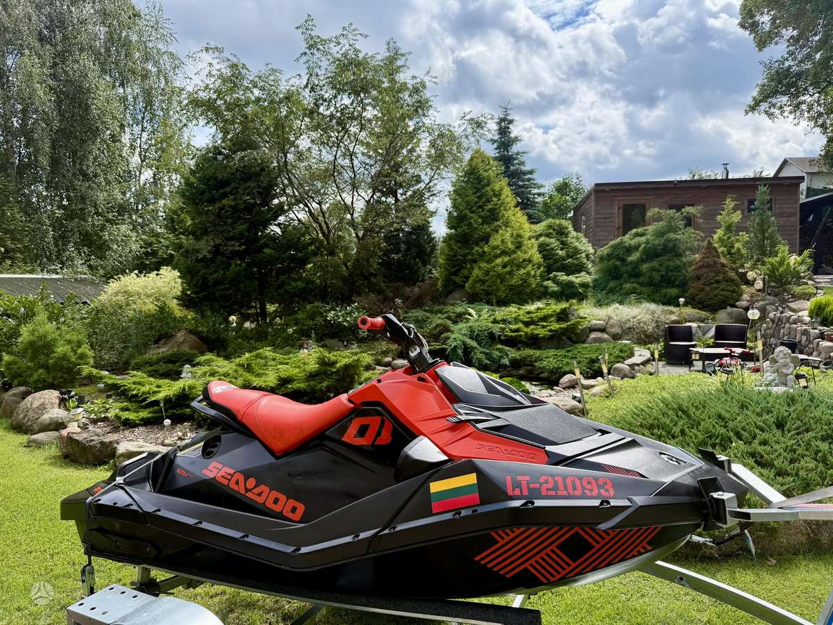 Sea-Doo Spark Trix, водные мотоциклы