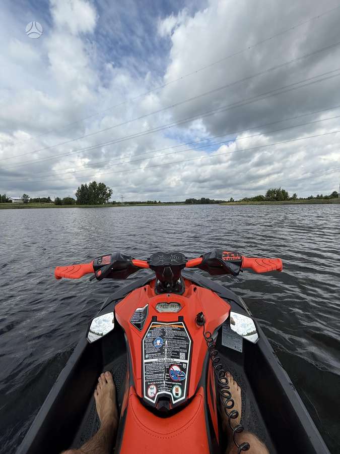 Sea-Doo Spark Trix, jet skis