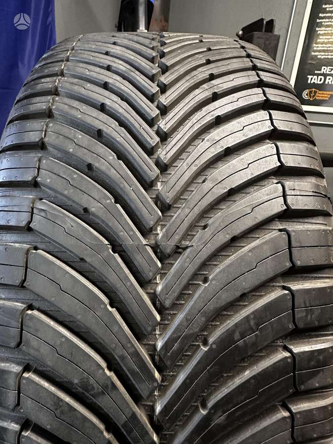 Bridgestone Eliten, всесезонные 225/40 R18