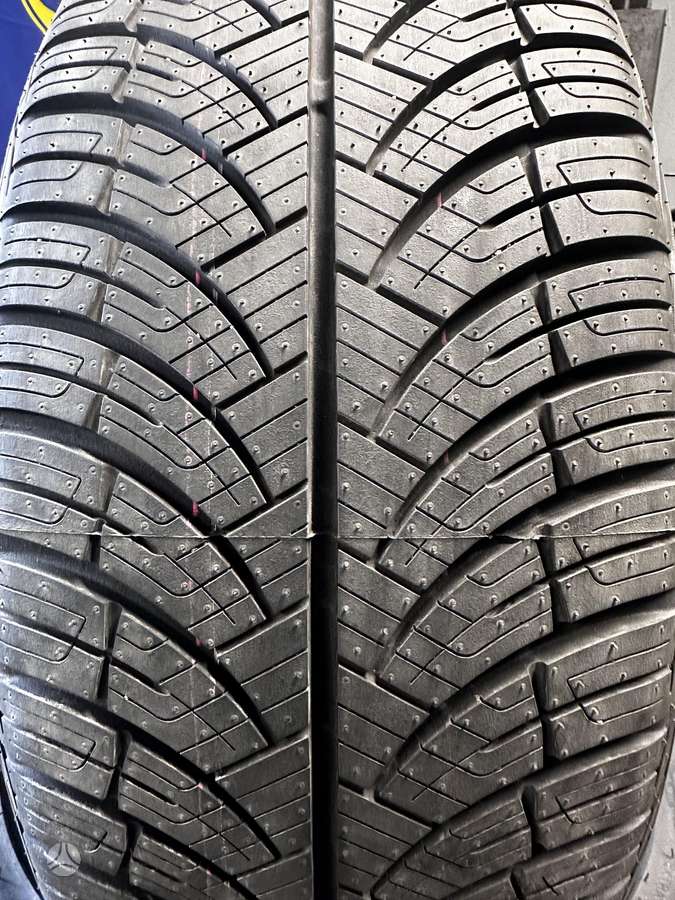 ARIVO, universalios 215/45 R17