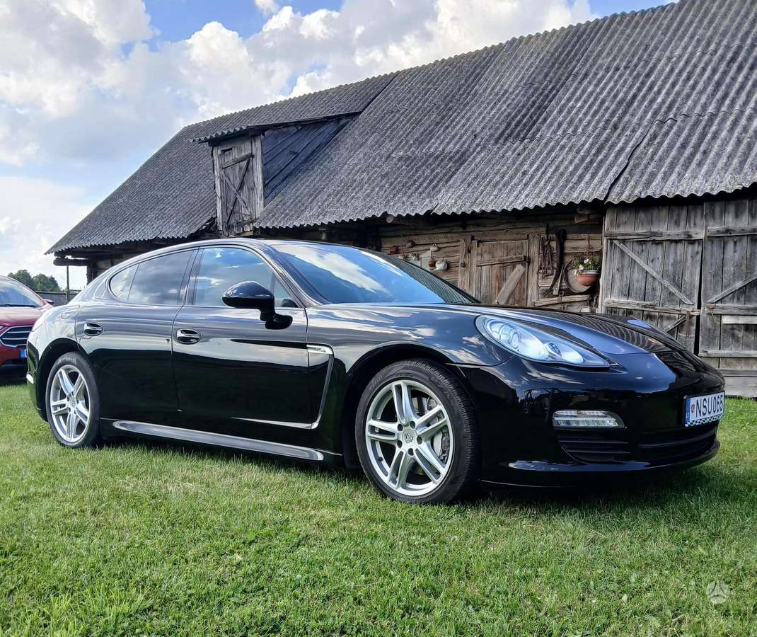 Porsche Panamera - 3