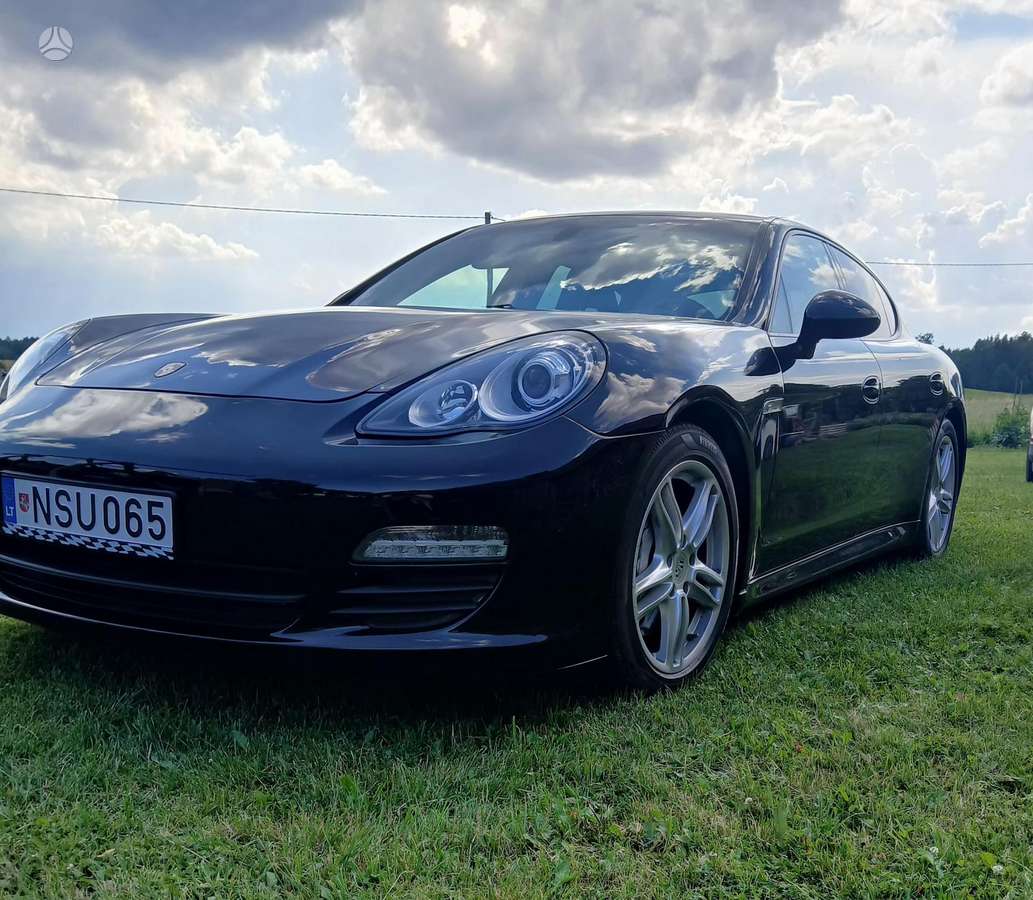 Porsche Panamera - 4