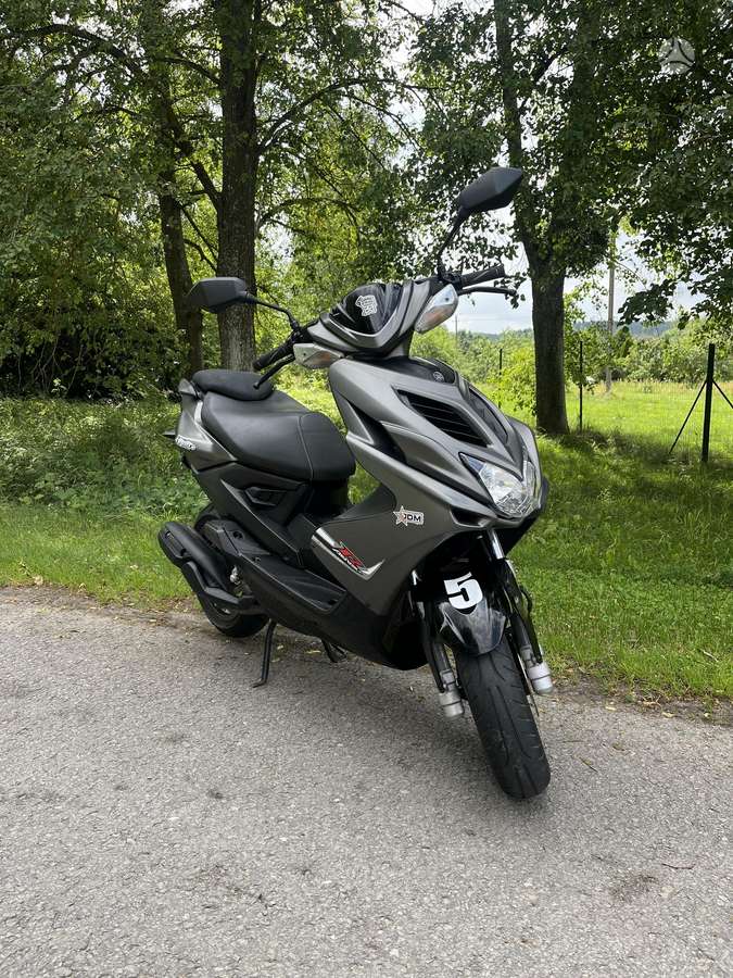Yamaha Aerox 49cc, scooters / mopeds