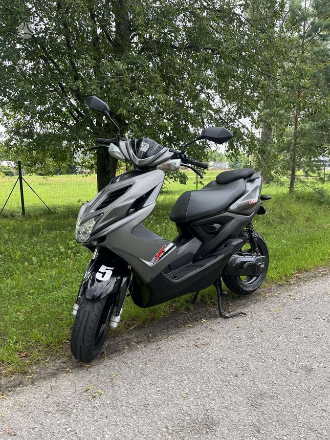 Yamaha Aerox 49cc, мотороллеры / мопеды